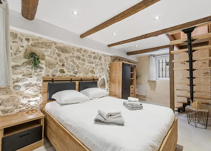 Lou Cairou - 600m De La Antibes