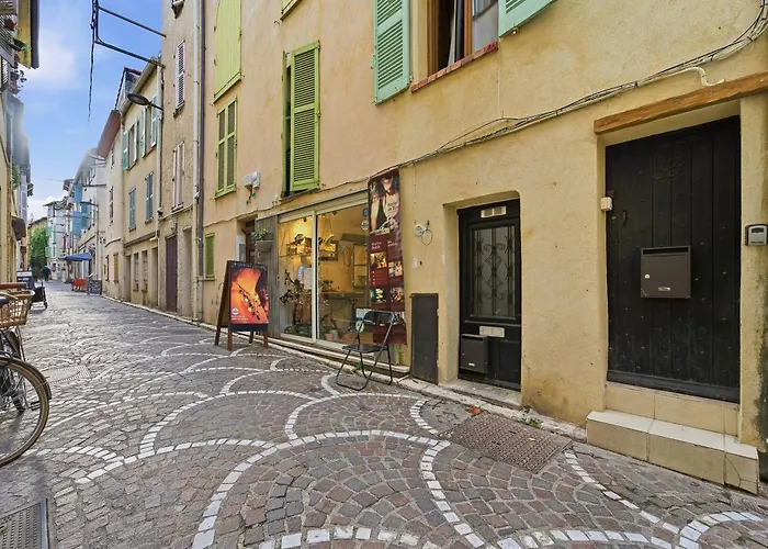 Lou Cairou - 600m De La Antibes