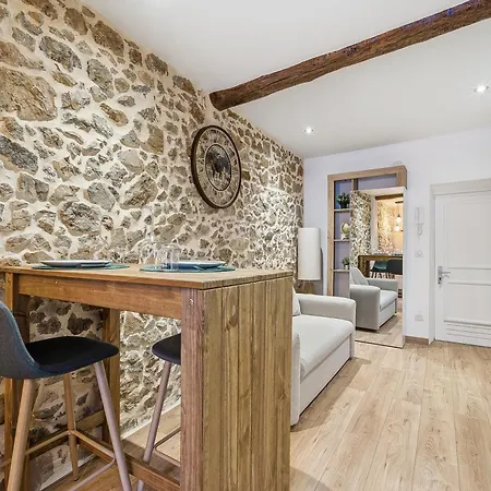 Lou Cairou - 600m De La Antibes